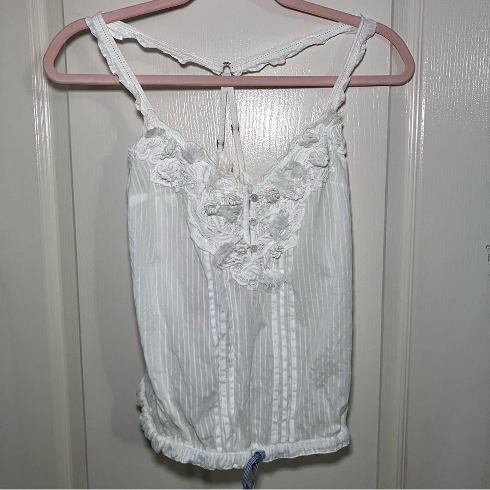 Abercrombie & Fitch White Top with Blue Trim Label Detail